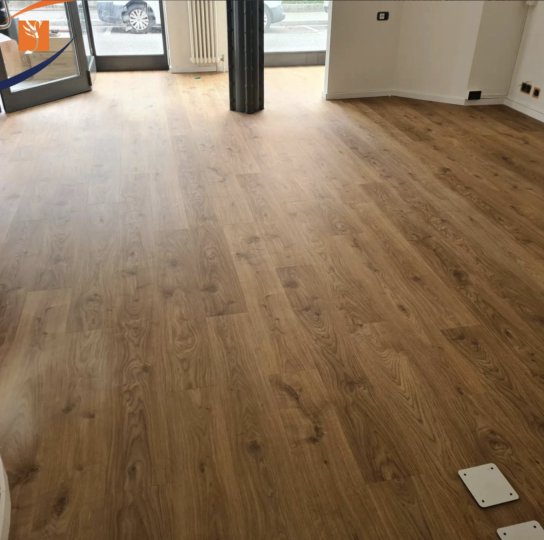 Pavimentazione in Laminato: Funzionalità e Stile